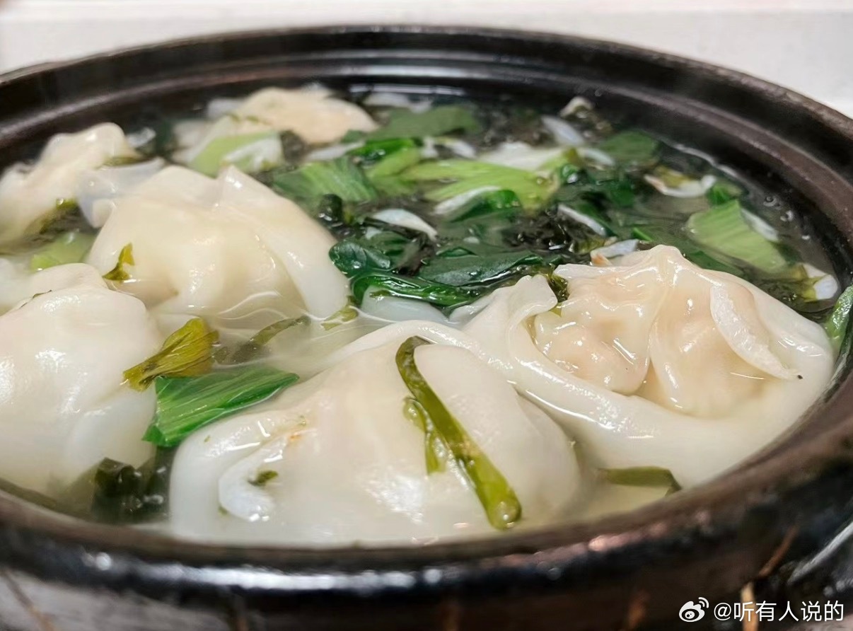 请问各位网友我跟比厨艺不违法吧图1是女儿的早餐馄饨图2是我女儿的早餐馄饨我早