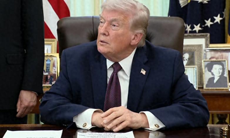 特朗普到底是要开大，还是要跑路？现在可能就在他的一念之间。但是特朗普的一念之间，