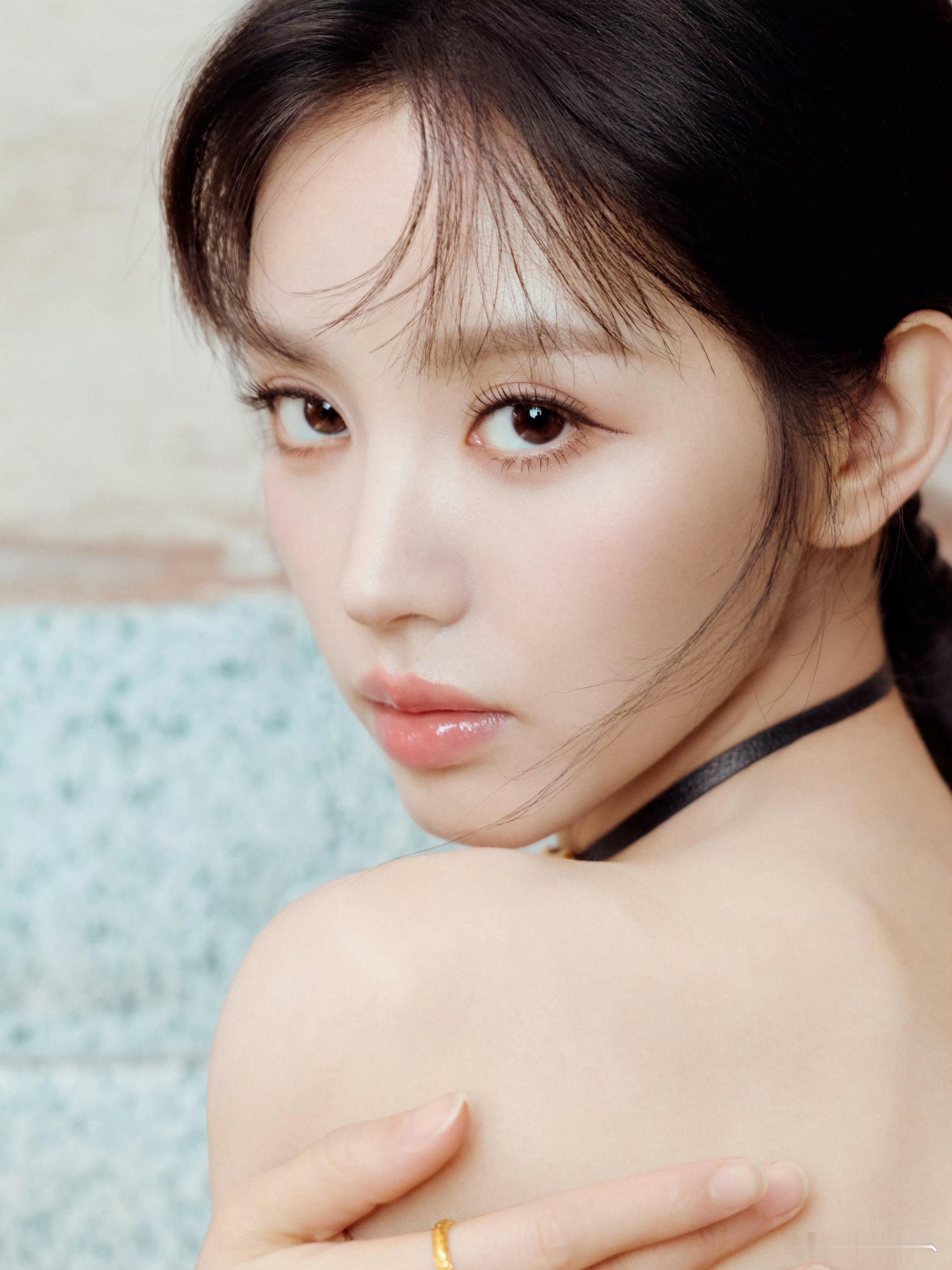 小田的脸蛋真的精致到无话可说，完美女生田曦薇