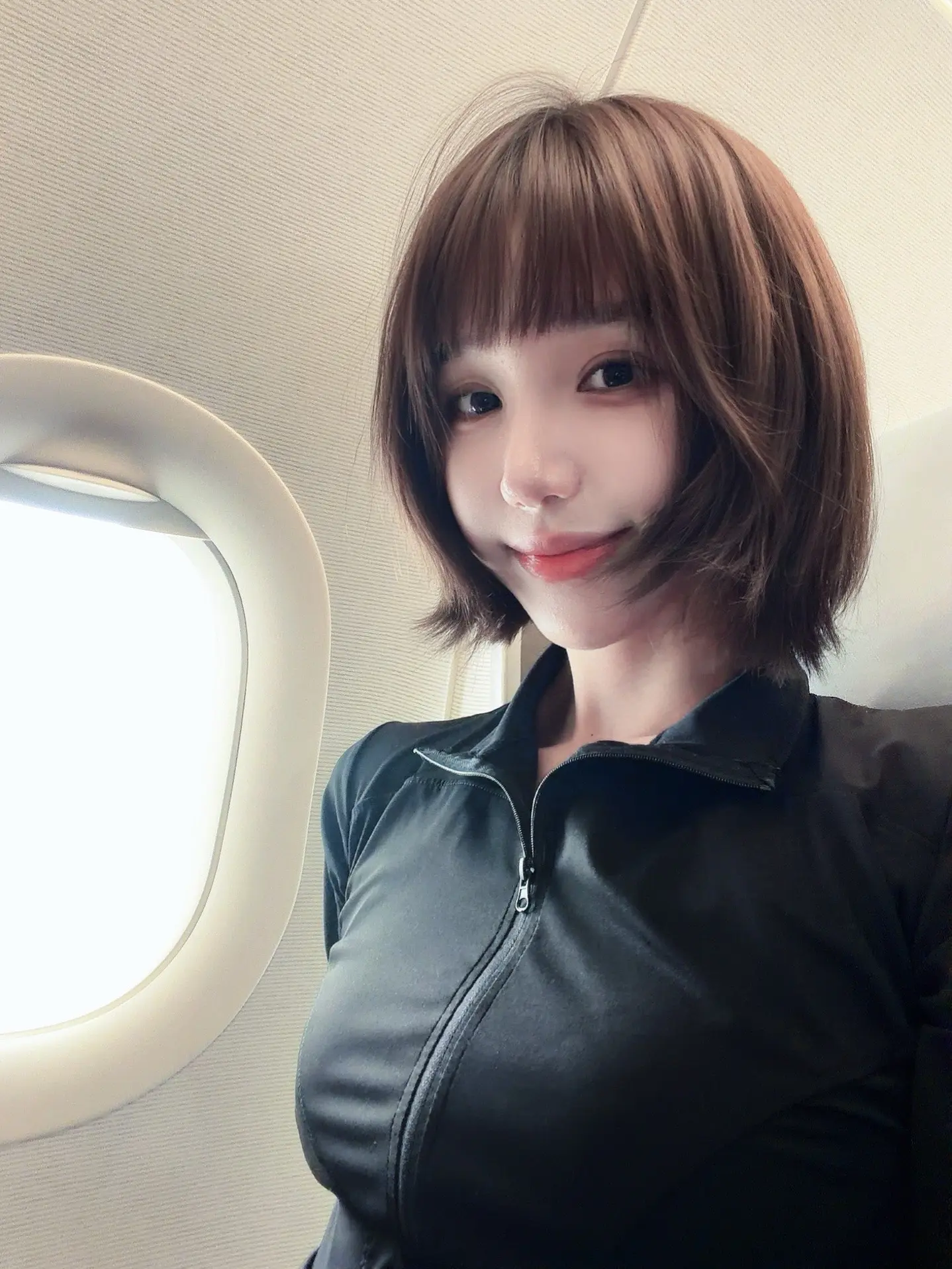 完全自恋女来着