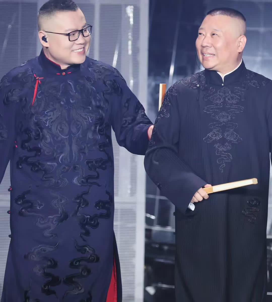 发现了吗，郭德纲已经变了，他有时间去参加岳云鹏演唱会，却没时间去填他挖的