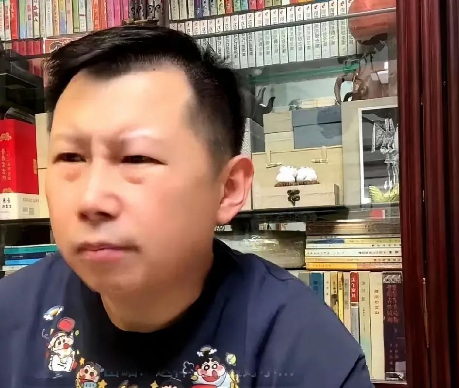 现在就看他难受了。曹云金已经主动和郭德纲示好，还跑到郭德纲的直播间刷大火箭。明