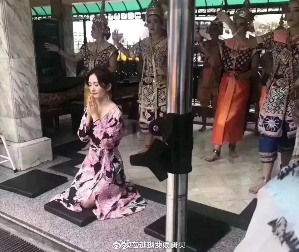 夫妻俩身价早就过亿了吧，她到底还缺什么，还在求什么呀