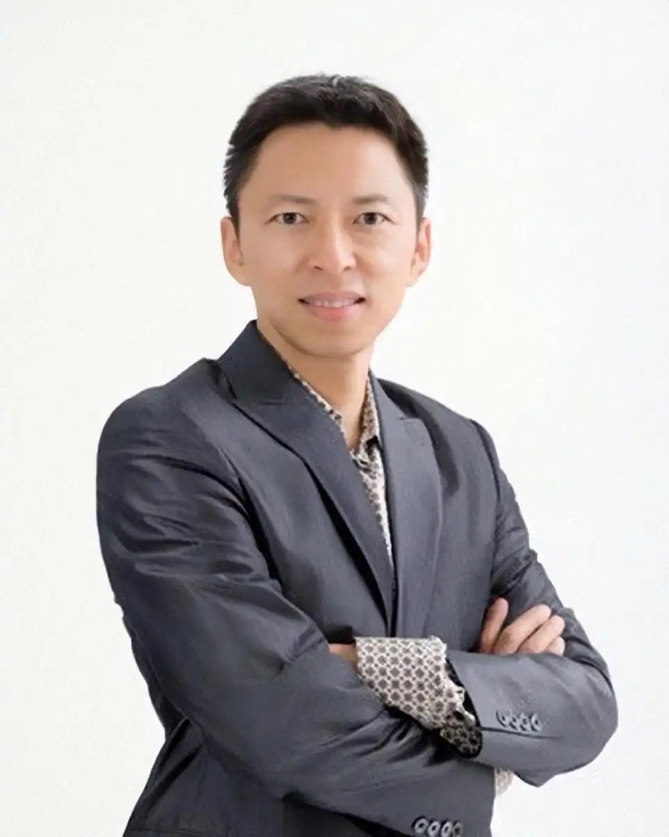 网传当年QQ一两百万卖给搜狐，张朝阳没有买。张朝阳:这是谣传!QQ要9千万我没有