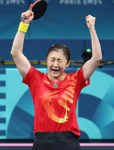 国家没忘！陈梦出席九三荣耀观礼，这是对她的肯定与安慰陈梦这几年不容易