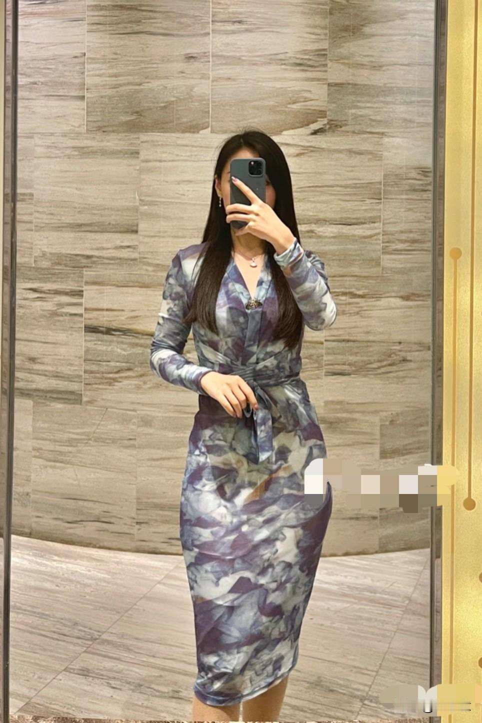 公司年会穿的连衣裙👗最爱长款连衣裙修身又气质公司年会穿的一直忘记发了嘿嘿