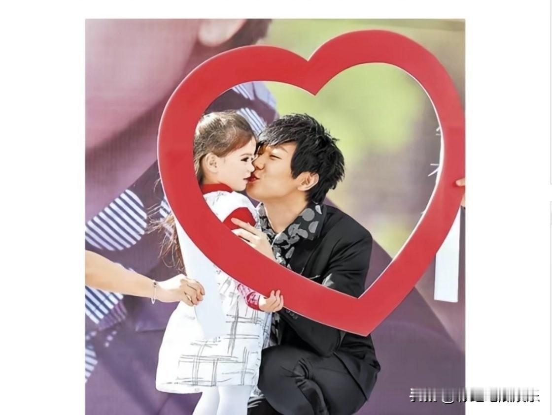 林俊杰刚公布了恋情，恶心的事情发生了，林俊杰在2012年的时候配合情人节搞活动，