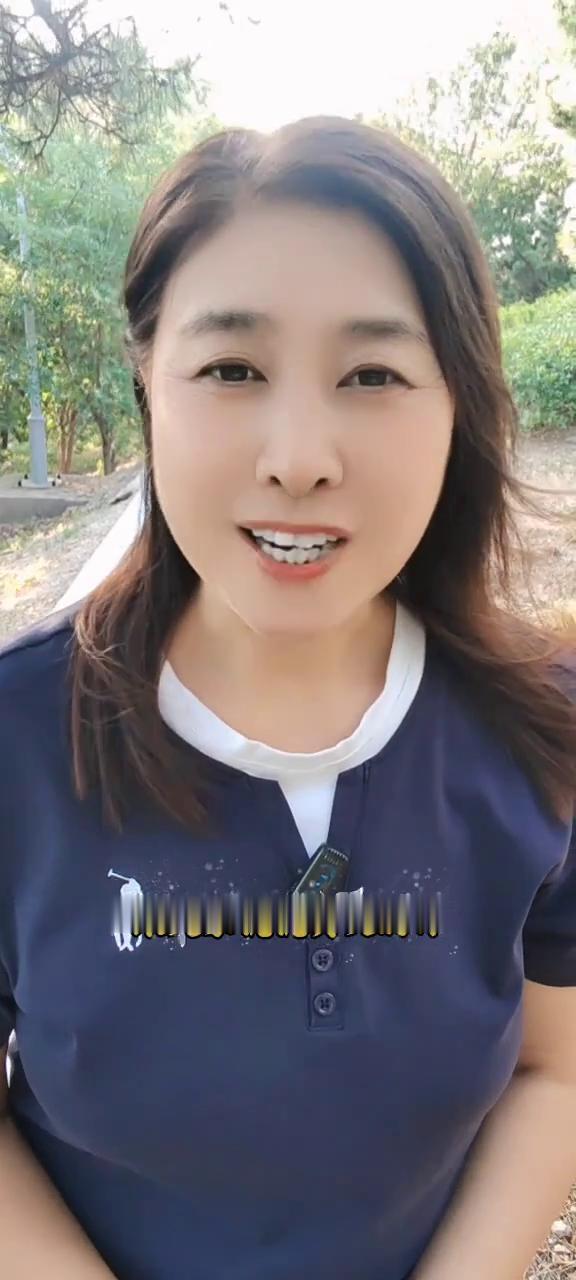 默默关注大半年，真心被你治愈折服。朋友，你实在有趣，总能让一个喜欢你的人满心欢