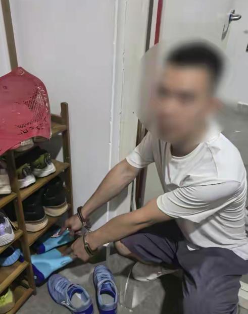 “难道钱多到没个数吗？”沈阳，女子在家中存放大量的现金，有一天，她感觉家里的钱少
