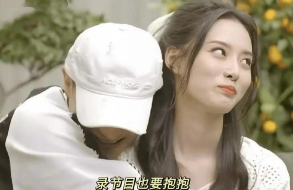 当徐艺洋笑着说出“没吃过爱情的苦”，言语间藏不住被爱滋养的甜蜜！在爱情常与遗憾交