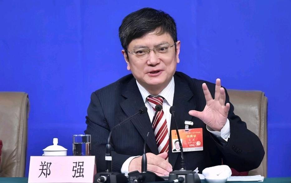 郑强在浙大演讲时曾说：我除了院士以外，我还是顶级教授。曾经有人问我，说郑强，你一