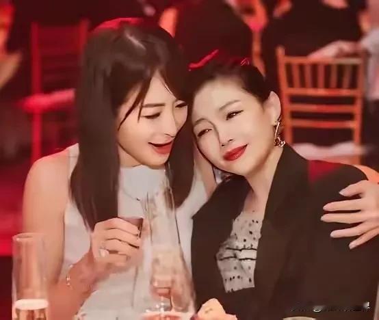 昨天，汪小菲和马筱梅如期补办盛大的世纪婚礼；今天，竟刷到眼泪汪汪的大S被贾永婕