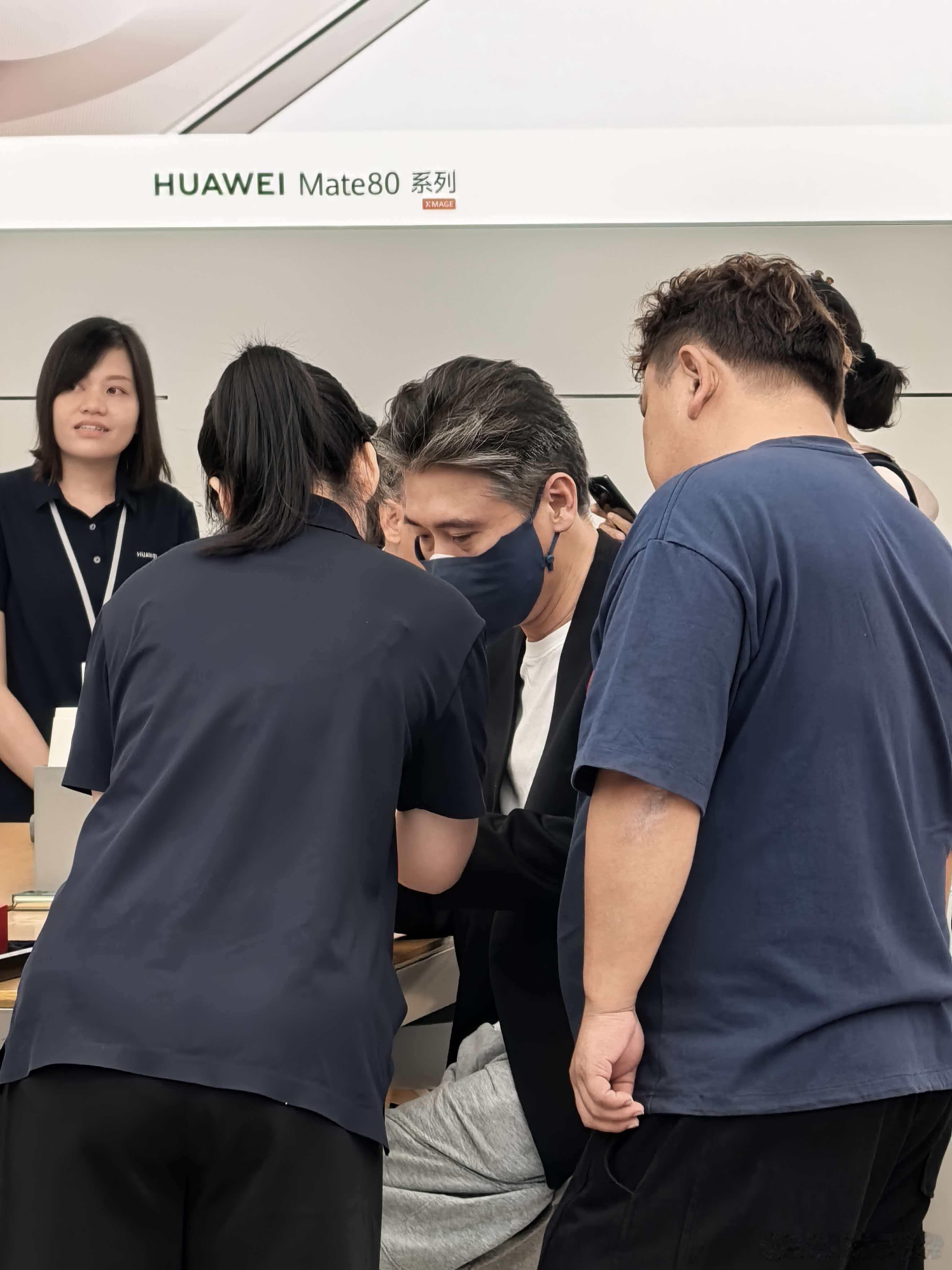 现在的阅读已经卷到这种程度了？本来以为华为MateX7折叠屏只是屏幕大，没想到