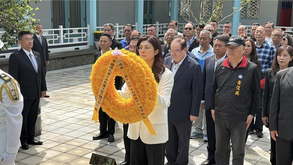 出人意料的动向！国民党主席郑丽文临来大陆前，特意向已离世51年的蒋总裁报告此行