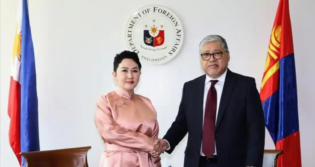 蒙古外长又犯病瞎掺和南海的事蒙古外长巴特策策格在菲律宾