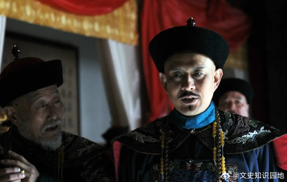 历史乾隆四十五年，云贵总督李侍尧贪污之事败露，被判处斩立决。然而，李侍尧还没来