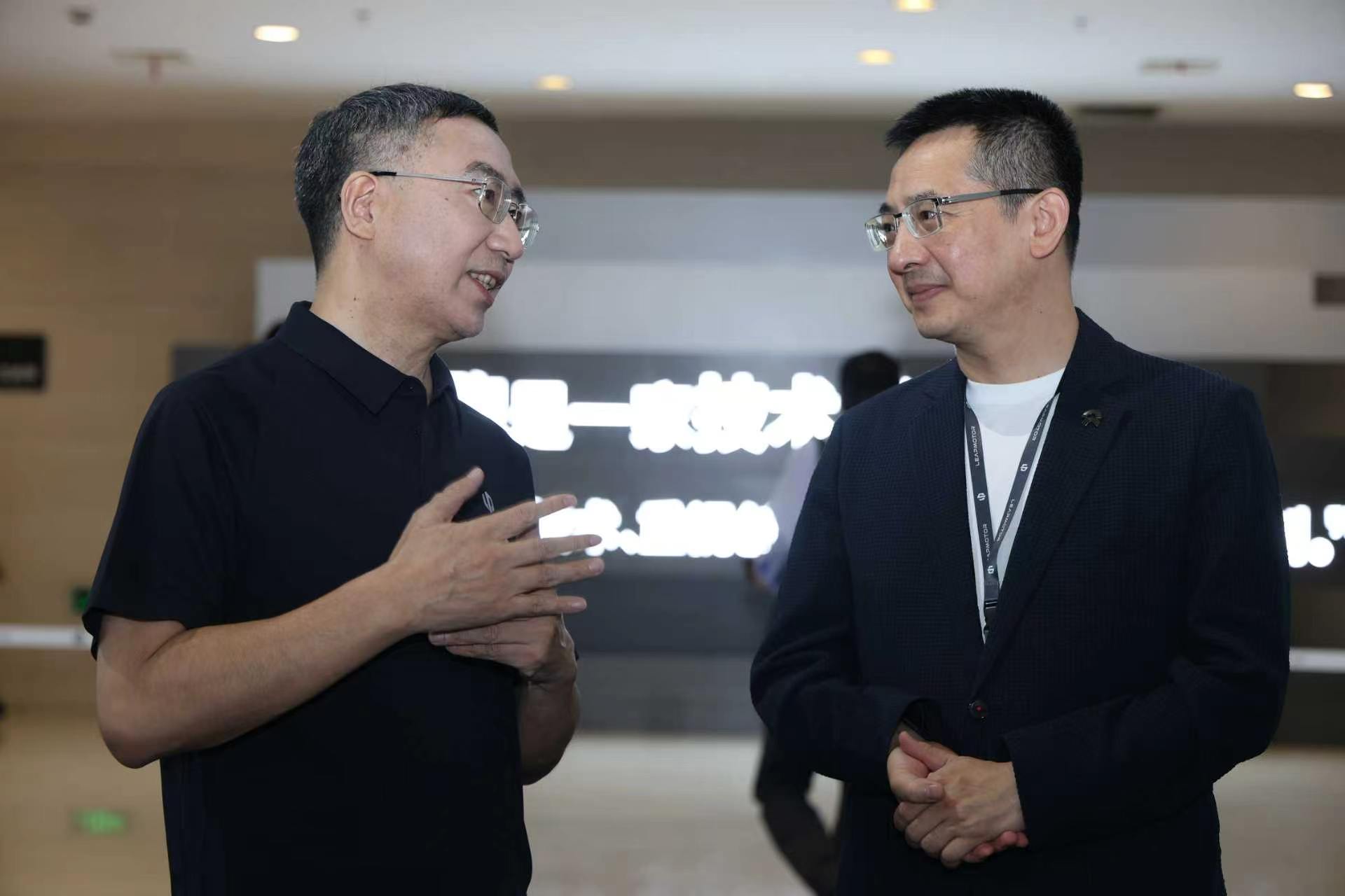 蔚来总裁现身零跑技术日：同行来看的，不是热闹，是行业新方向零跑2026技术日现场，蔚来总裁秦力洪来了