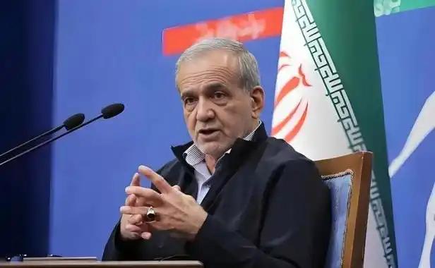 伊朗越打越猛，10艘油轮遭击沉、多艘美军舰被炸的消息引发关注，原本胸有成竹的特朗