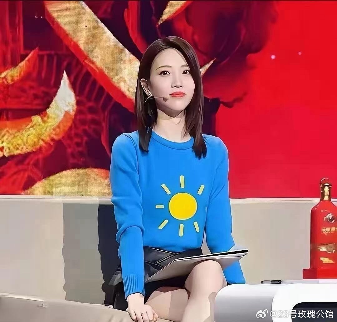 头一次看到穿凉鞋还穿袜子的。