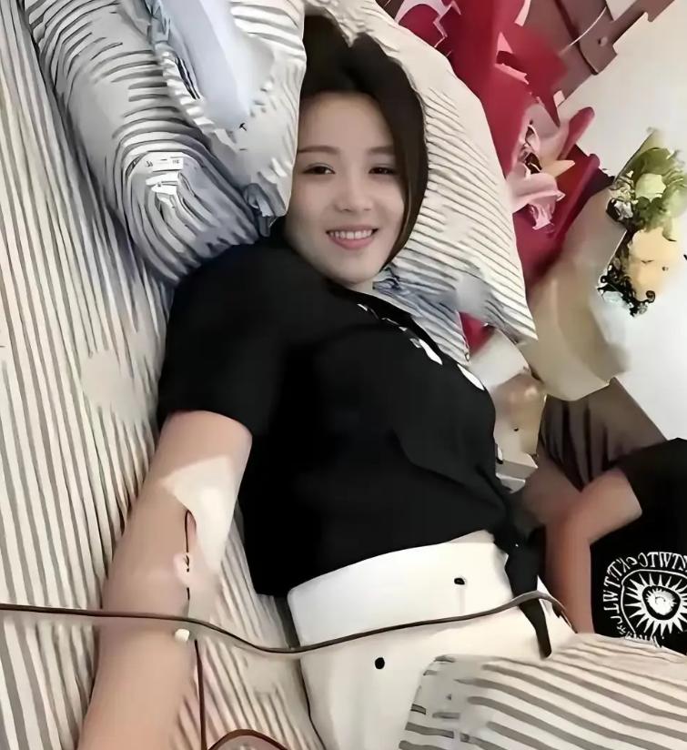 2017年，浙江一28岁女孩无偿捐献骨髓，救了一名15岁白血病男孩，没想到男孩康