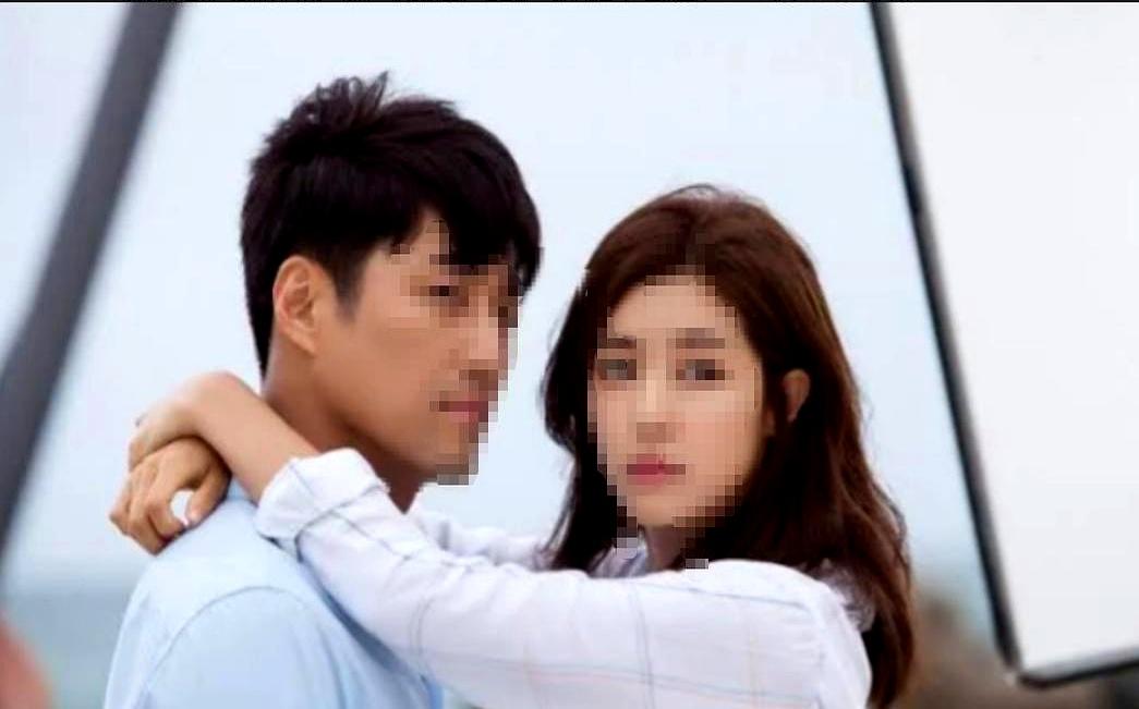 离婚五年走投无路去取前夫给的8万，柜员说卡里只有800块，她当场气炸差点骂人！