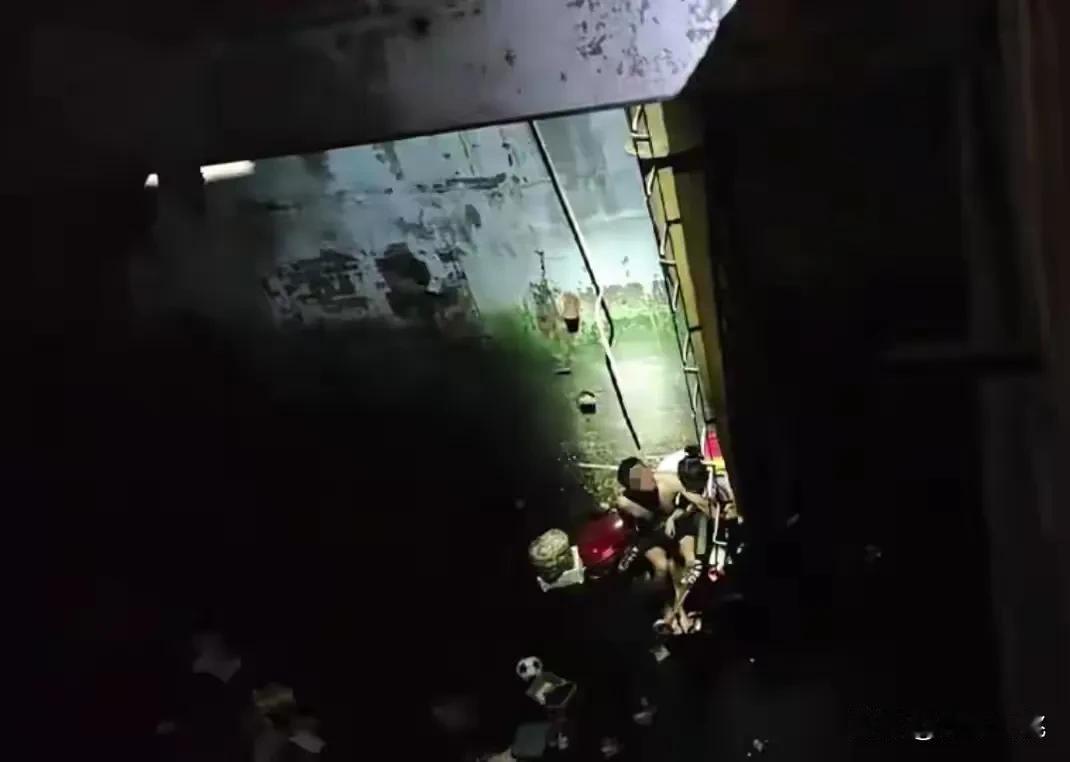 事发大连！父亲带十岁女儿去夜钓，迟迟未归，妻子打了好多电话也无人接听，急着赶到