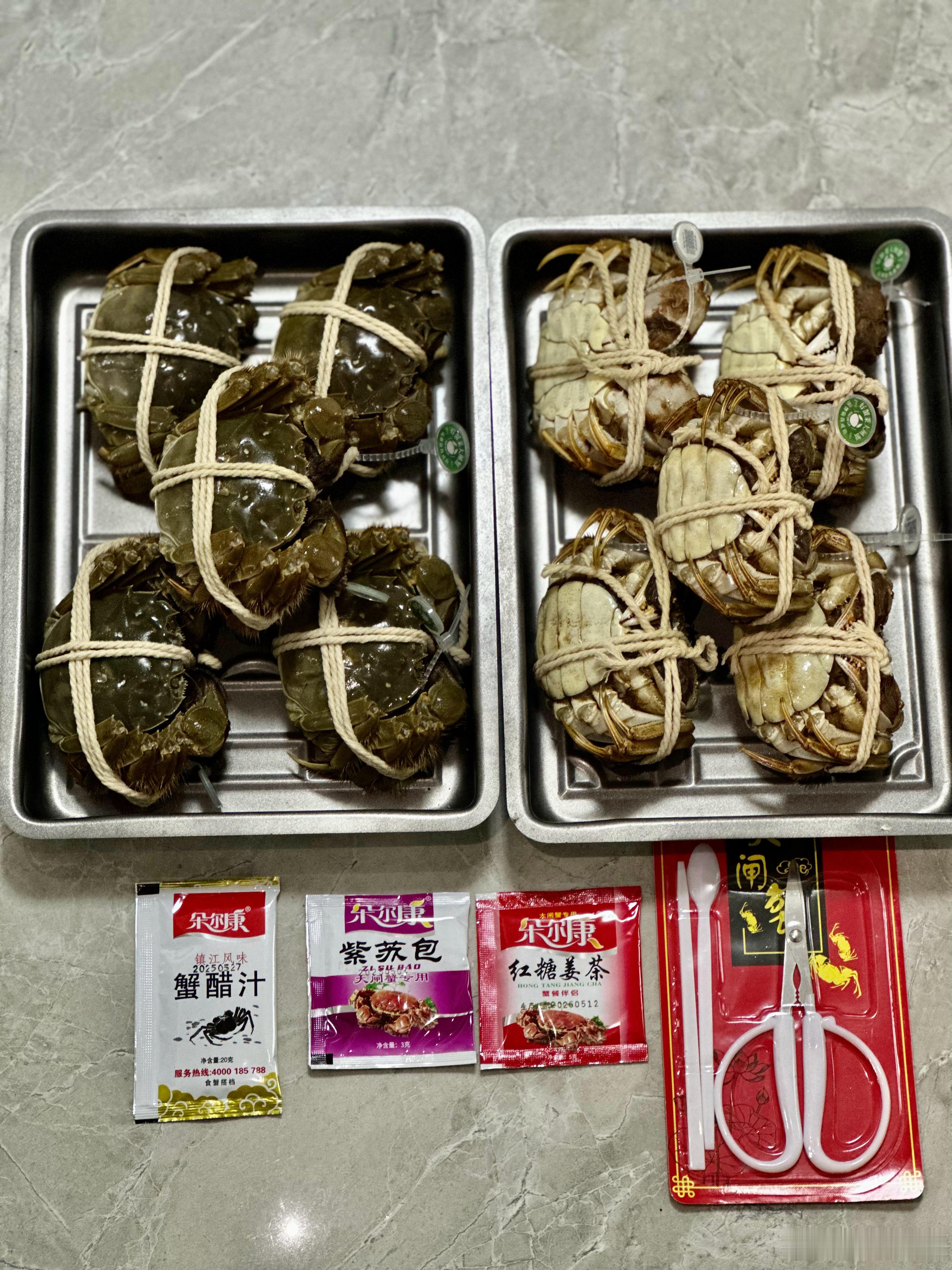 吃了十个螃蟹[笑着哭][笑着哭][笑着哭]传说中的大吃一顿​​​