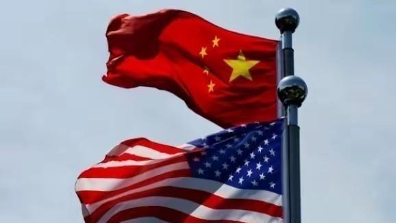 美国一些反华人士认为，如今的中国和清政府没什么两样，既专制又腐败，所谓的辉煌都是
