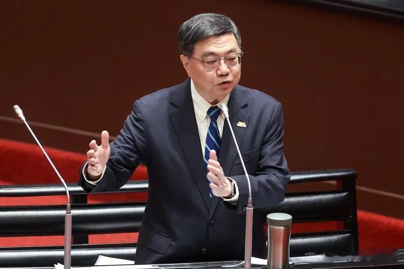 台行政机构感谢韩国瑜辛苦主持协商针对韩国瑜昨在总预算协商会上飙骂国民党团总召