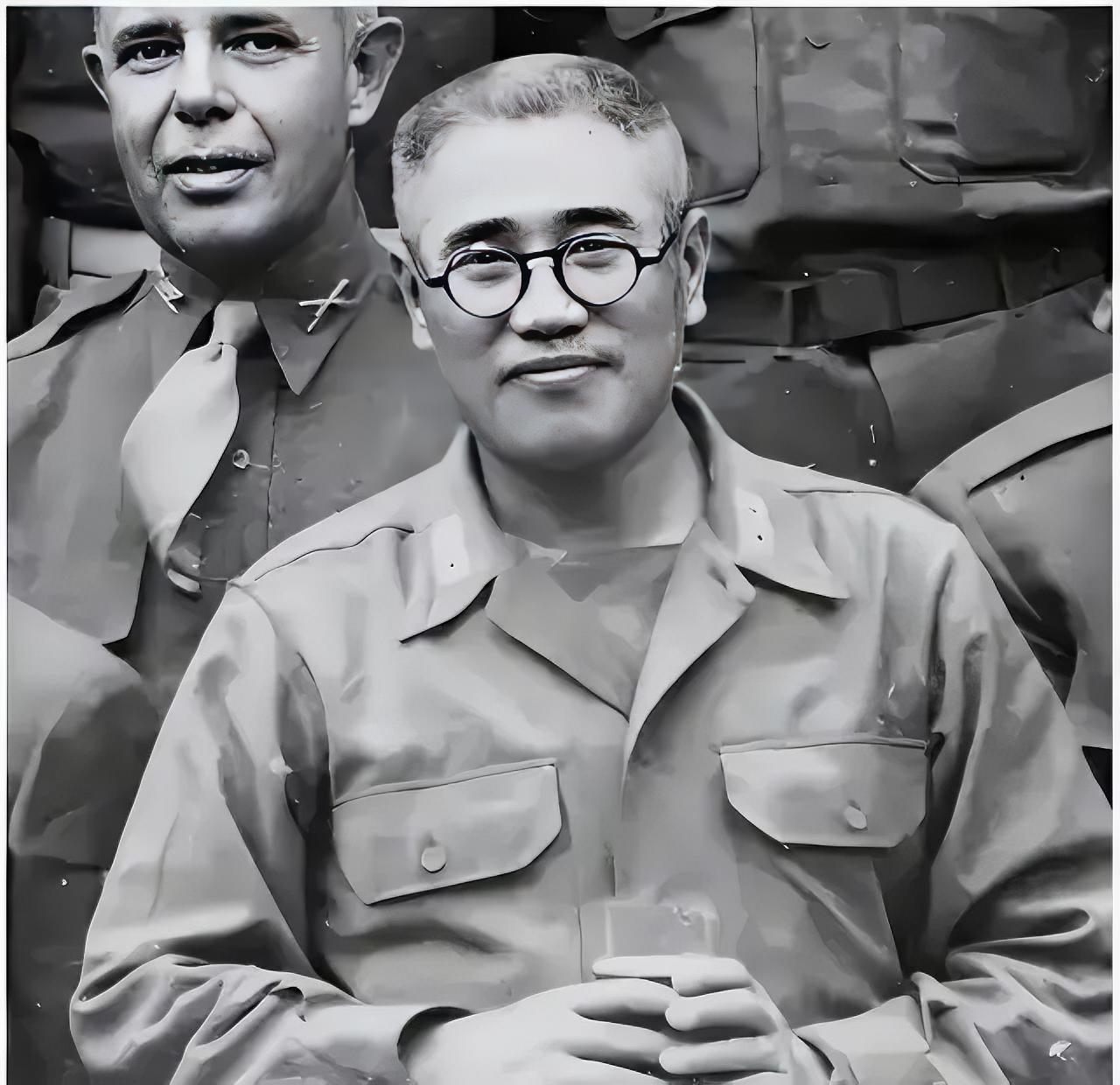 1948年10月23日，廖耀湘派宪兵去枪毙作战不利的师长戴海容。宪兵闯进师部，戴