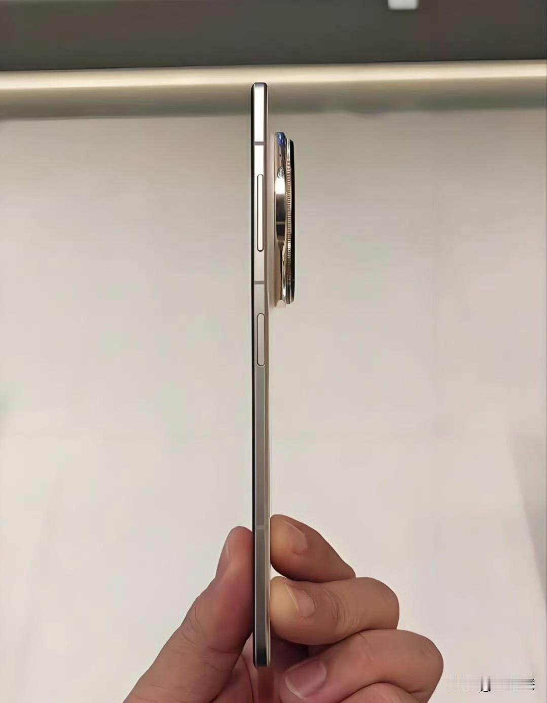 没想到有一天能在华为mate系列看见“性价比”，华为Mate70Air绝对值