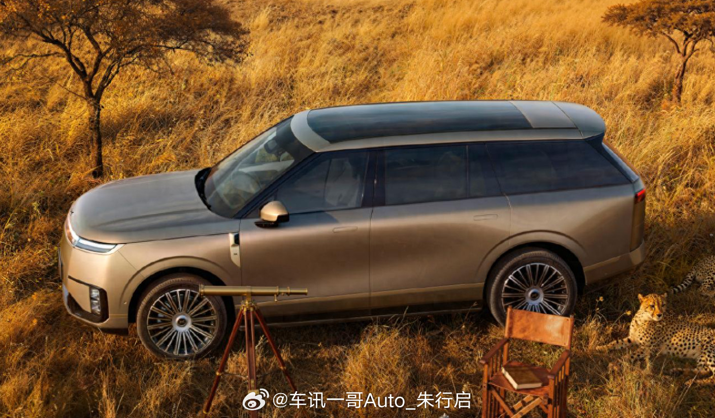 小鹏GX的官图发布，新车前脸采用全新设计语言，具有封闭式面板和分体式前灯组，上部