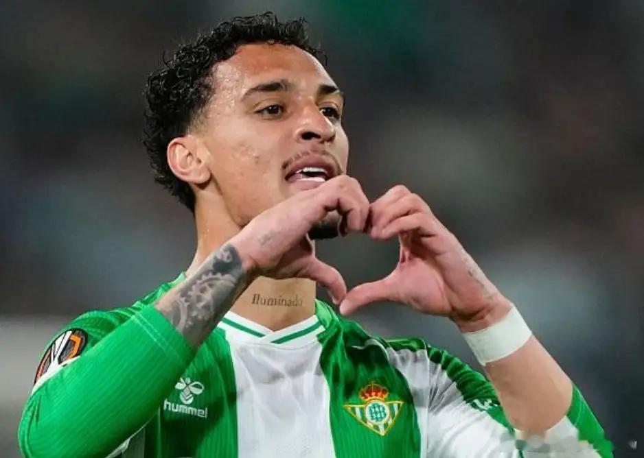 距离世界杯开幕仅剩49天，巴西队的备战却迎来了一记沉重打击。在切尔西对阵曼联的比