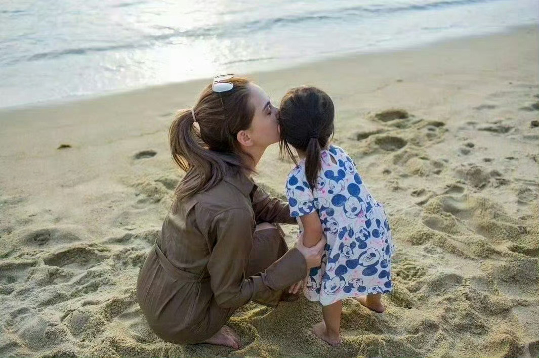 女儿就应该宠着不是吗？