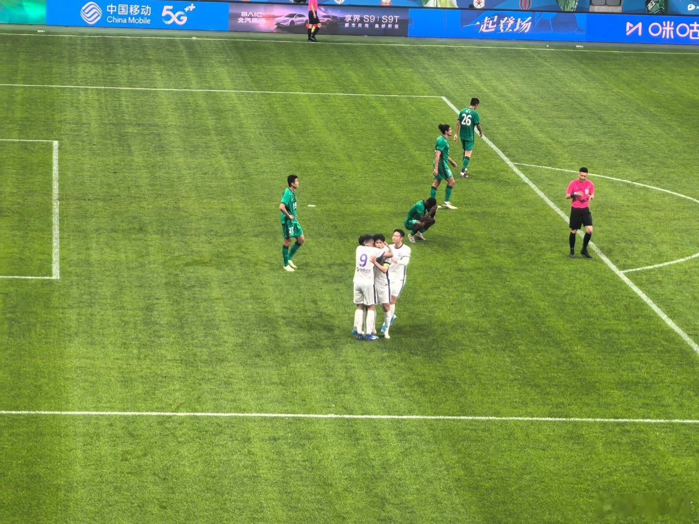 北京国安vs天津津门虎同样的办法，照方抓药，两到三人的快速反击，国安0-2。