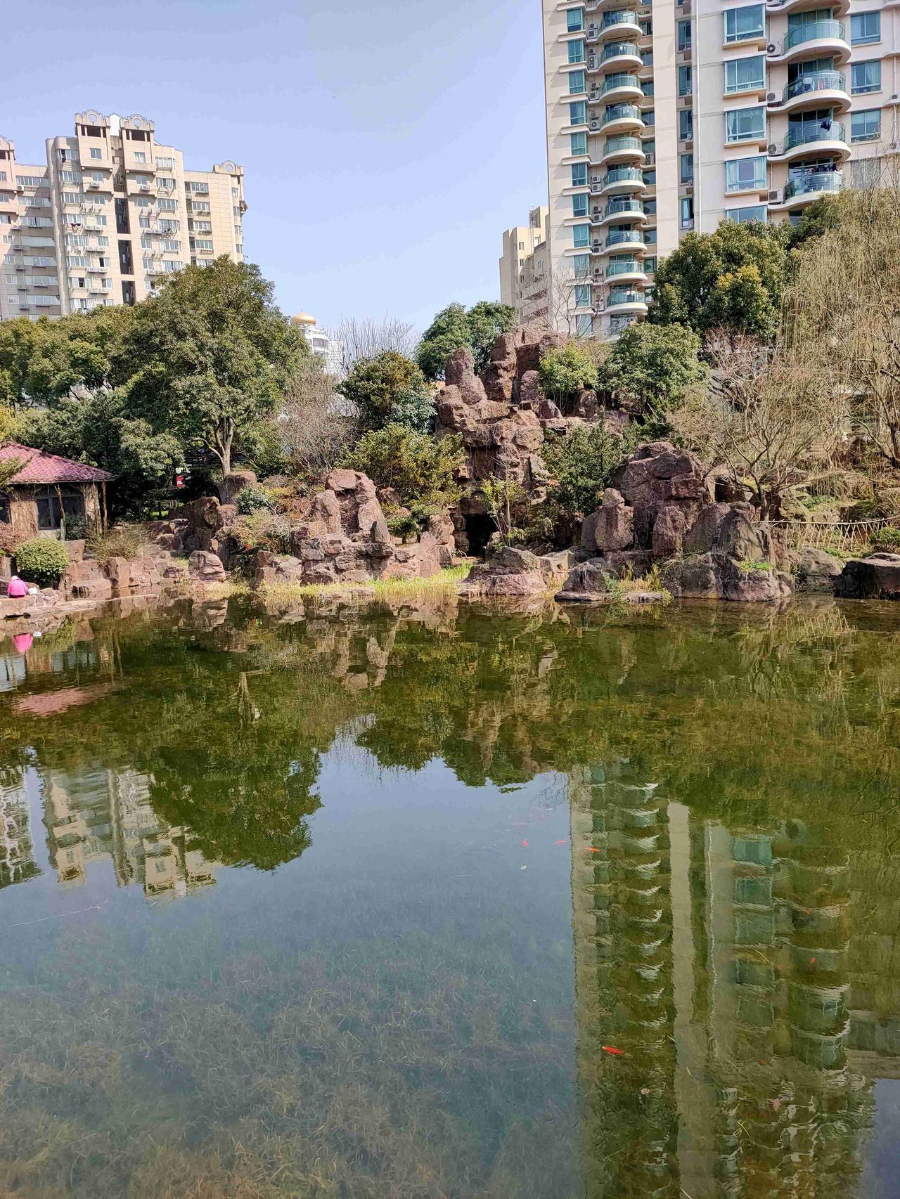 我的今日状态：🏝️旅行度假我这里的天气：🌧下雨