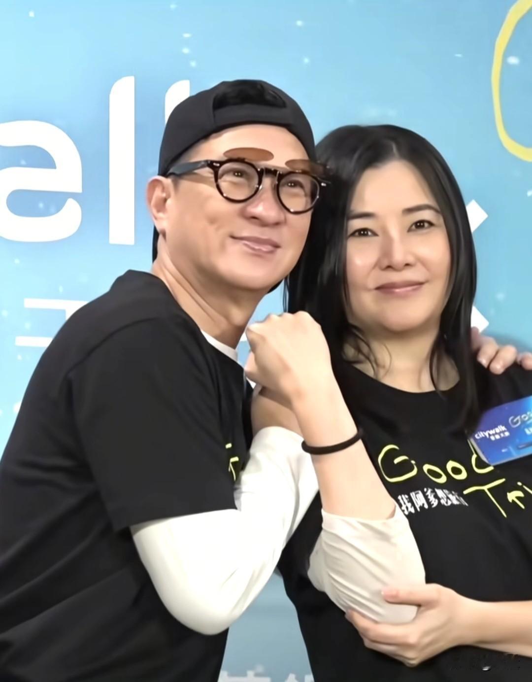 《我阿爹想旅行》启动礼！张家辉、蒙嘉慧同框，两人26年港片缘分太让人怀念[吐舌头眯眼睛笑][