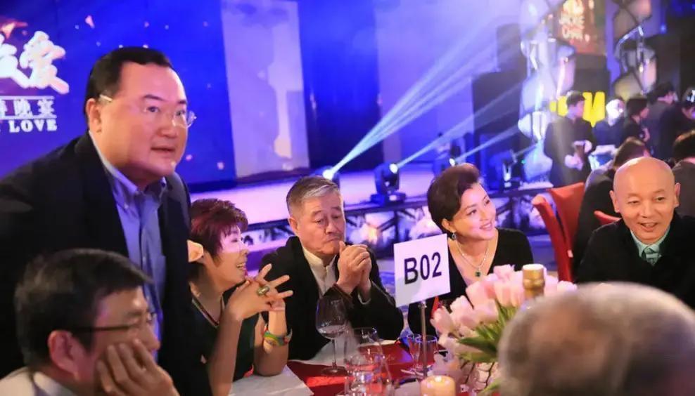 2014年，成龙60岁大寿，在北京举行了5天的生日宴，来了257位明星大咖。
