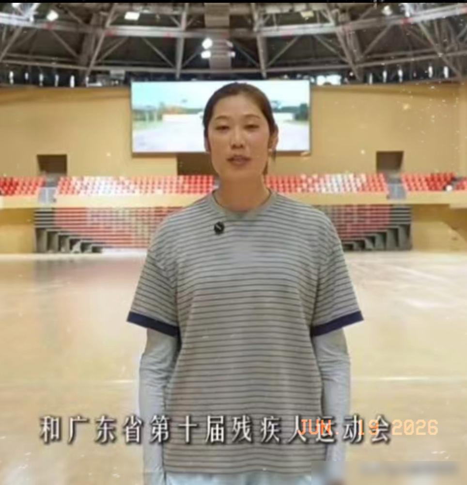 朱婷现在自我介绍，只说我是朱婷。前面中国女排那四个字，她拿掉了。有人说她飘