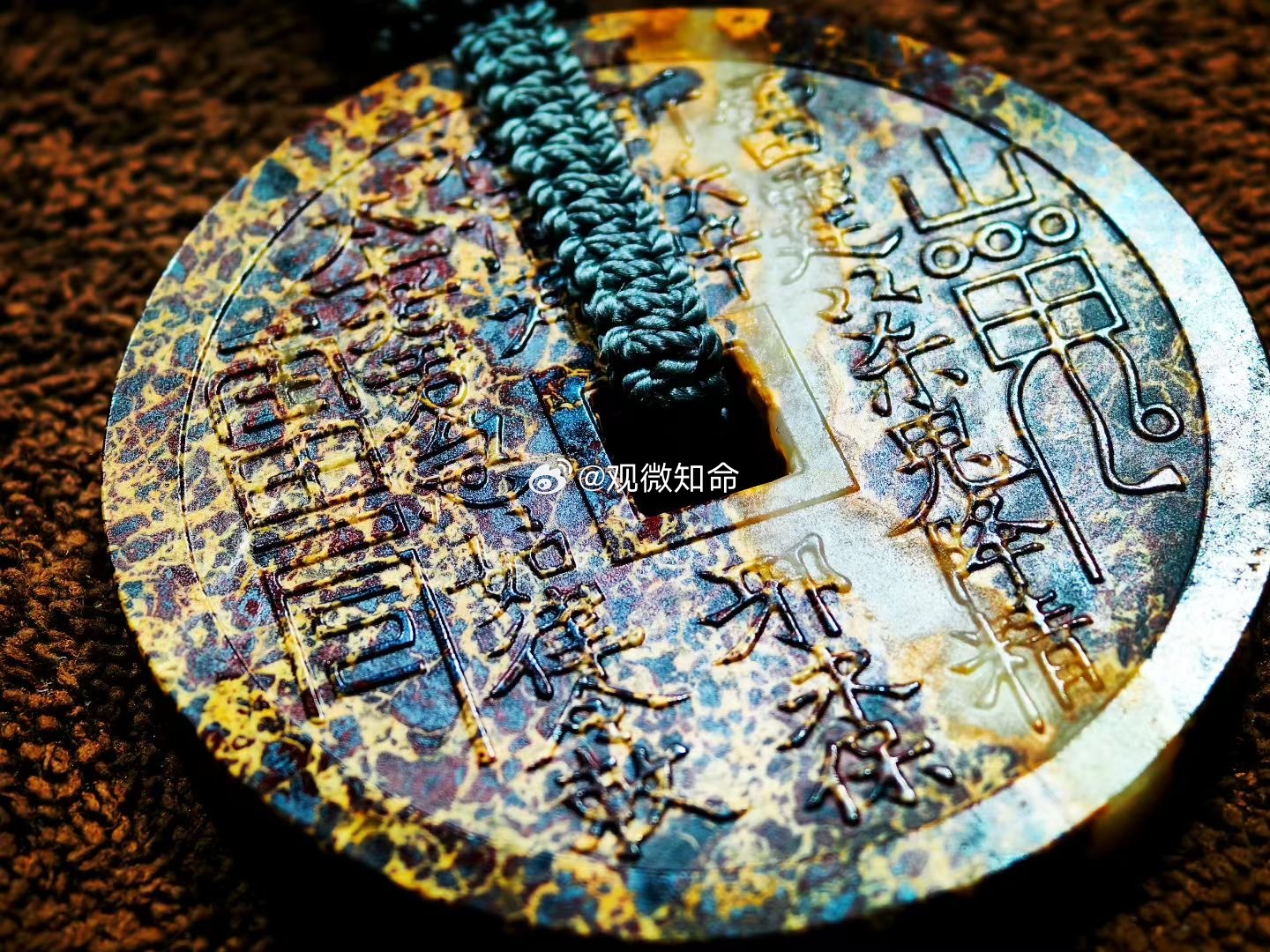 正午，一位善信发来消息：“师父，去年您给我看八字，说今年农历四月到六月我会换工作