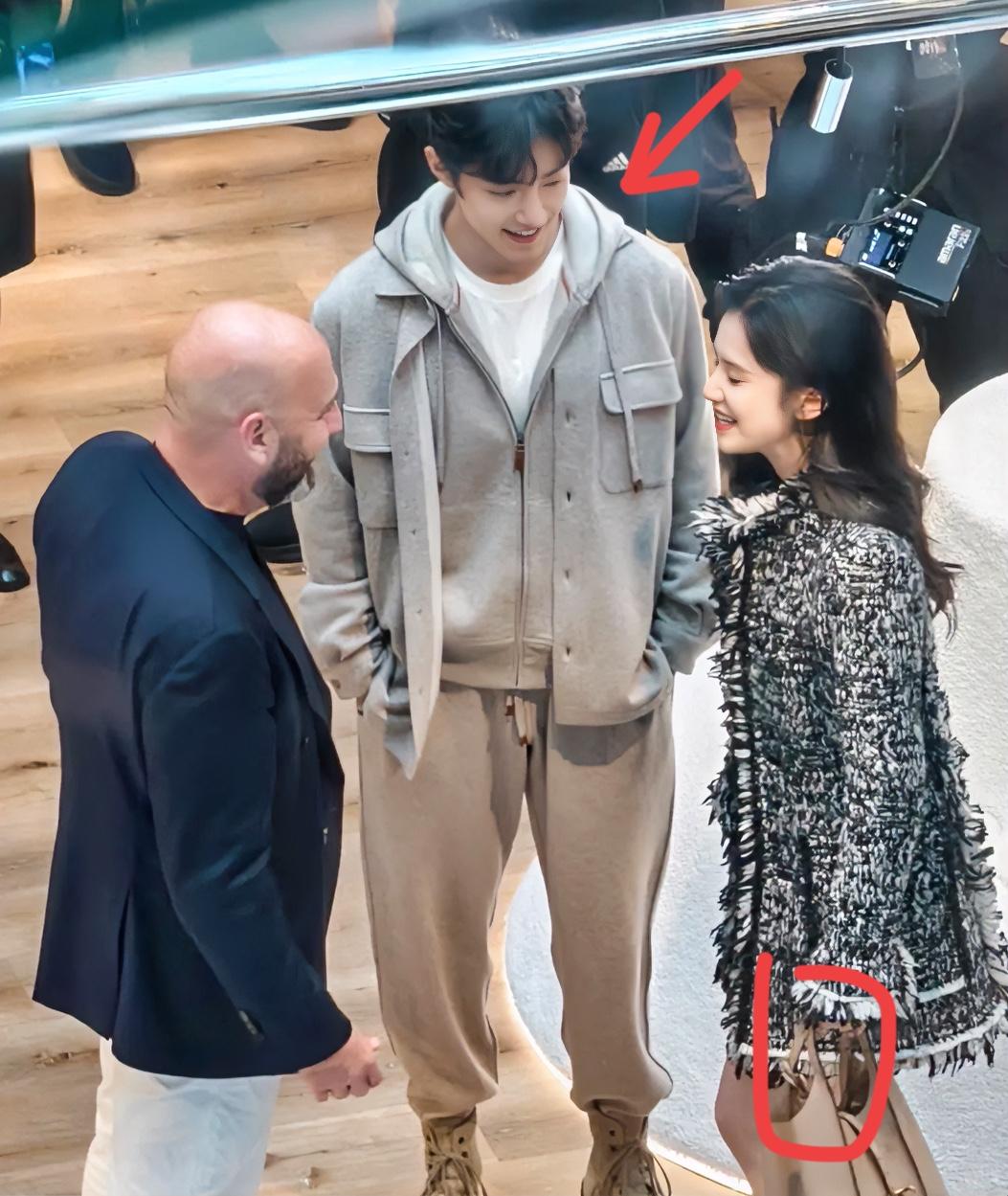 我我闺蜜为了看一眼肖战，专门在深圳请了假，打车去到澳门回来之后和我说了这