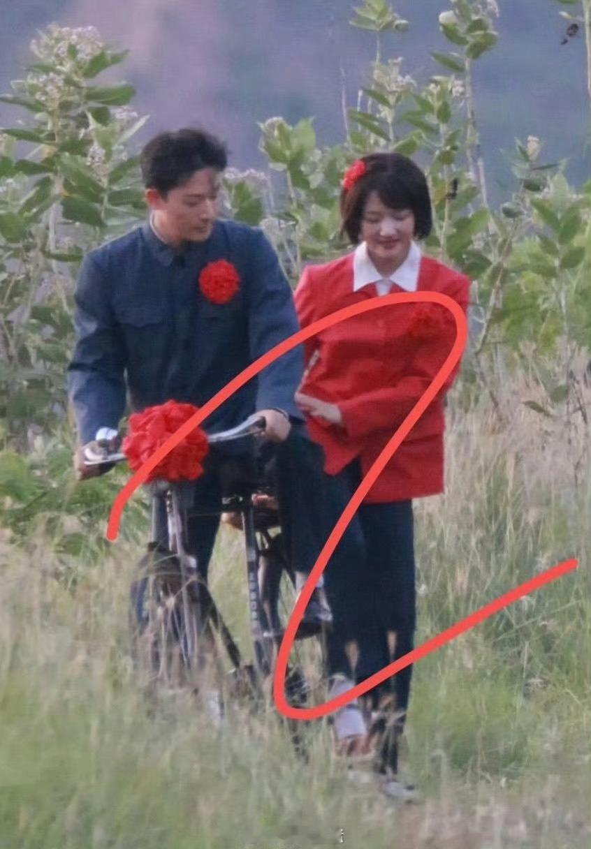 张晚意任敏新剧结婚路透啊啊啊啊哈哈哈哈​​​二搭的效果，比一搭的好。年代文都