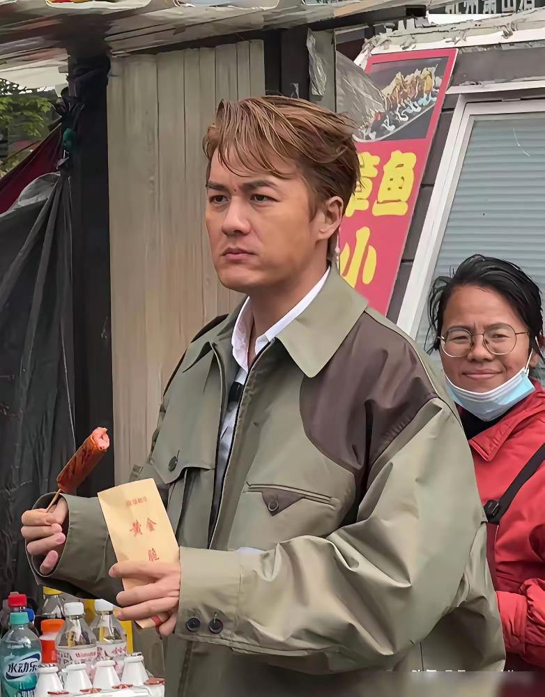 我怀疑吴克群要得罪娱乐圈很多人了。他之前接受采访时就直说了，让艺人别老在那儿