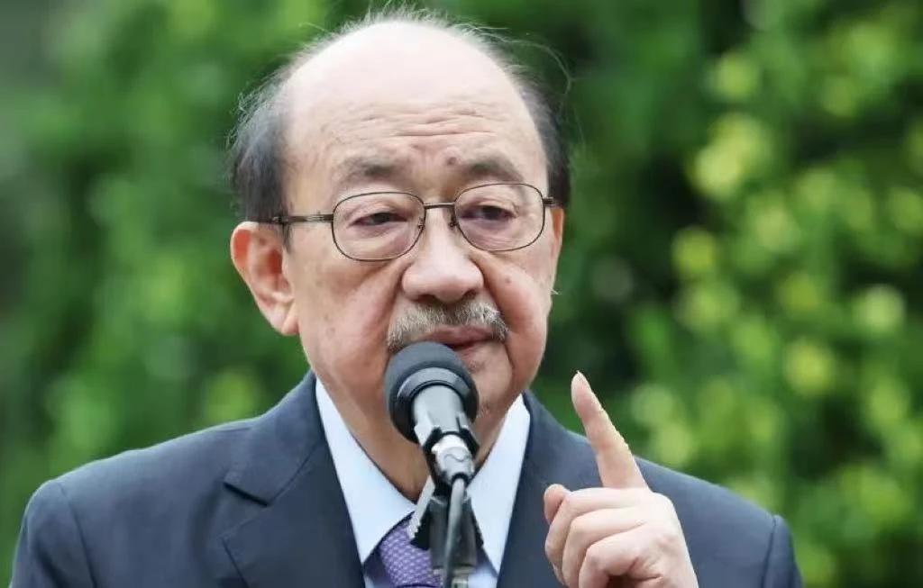 民进党大内斗，柯建铭被这两人逼宫，背后真相不一般日前，民进党团干部将在本月底