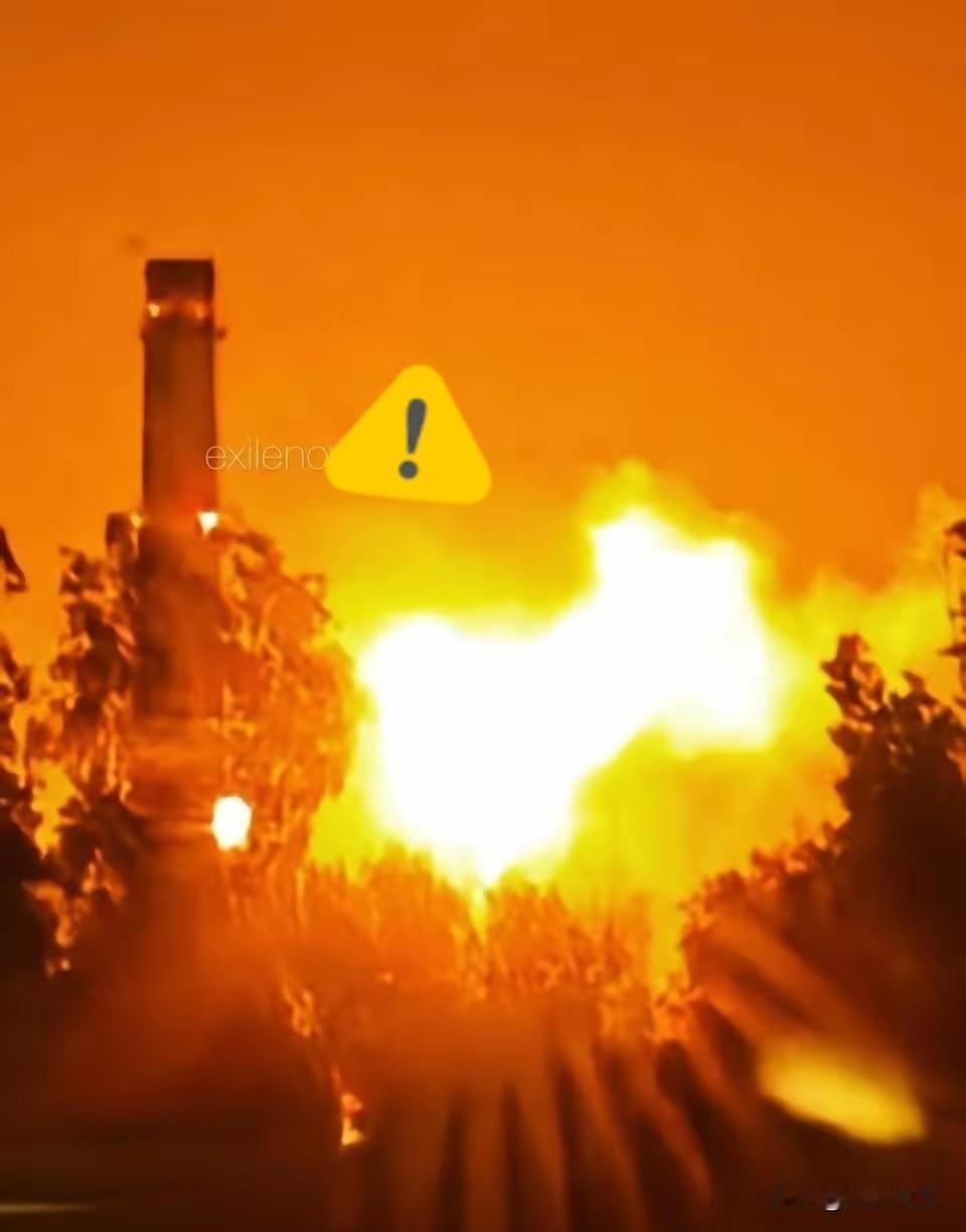乌克兰突然爆发了，毫不留情，把俄罗斯伏尔加格勒炼油厂炸成一片火海！5月29日深