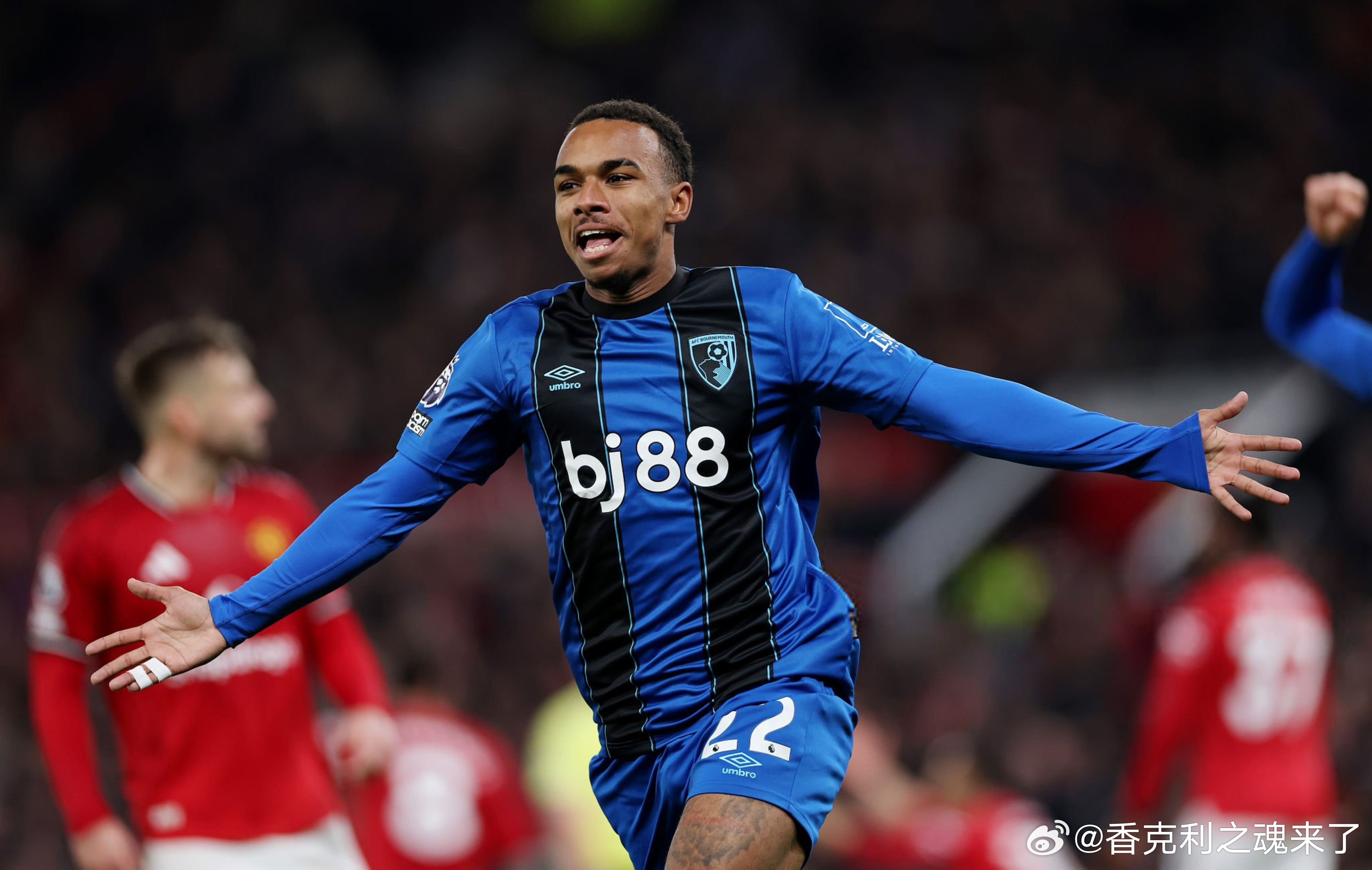 法国媒体Telefoot报道，利物浦是追逐伯恩茅斯19岁前锋埃利·朱尼尔·克鲁皮