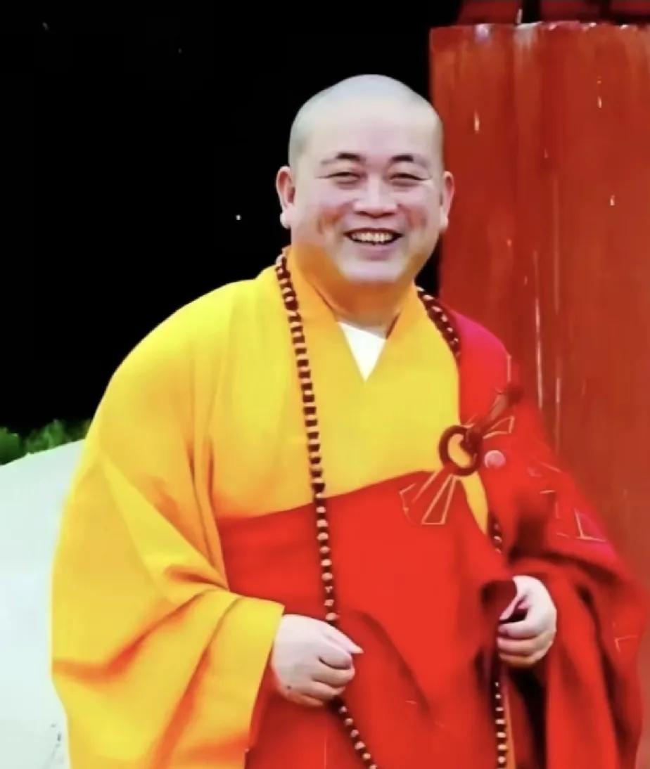今晚，他笑不出来了，要失眠了！平常养尊处优，肥头大耳的，这下进去后还吃得惯
