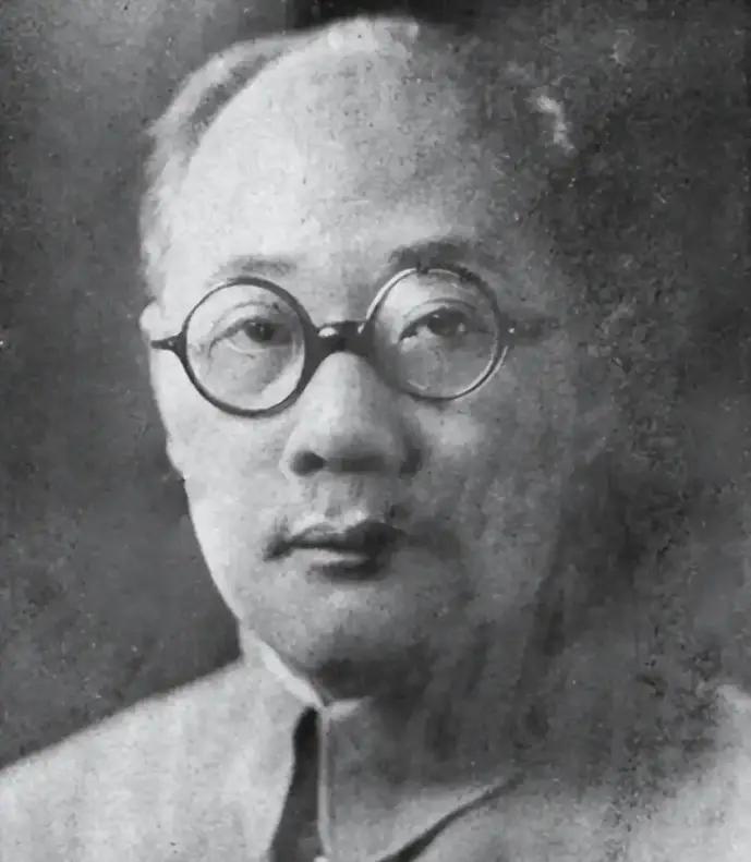 蒋介石晚年经常叹息此人若不早逝，第四次围剿定能肃清红军。蒋介石用人像下棋，落