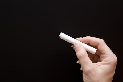 女子怀孕后爱吃粉笔, 每天必吃半盒, 孩子出生医生放心了