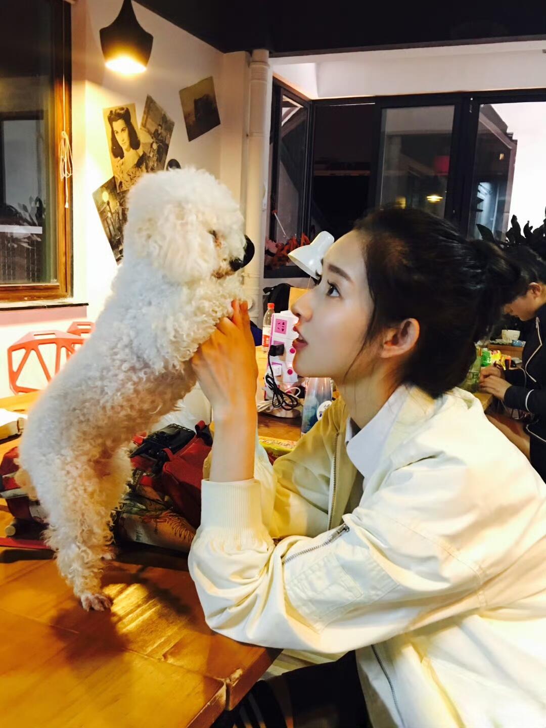 王玉雯早期的校花味好浓盘条亮顺